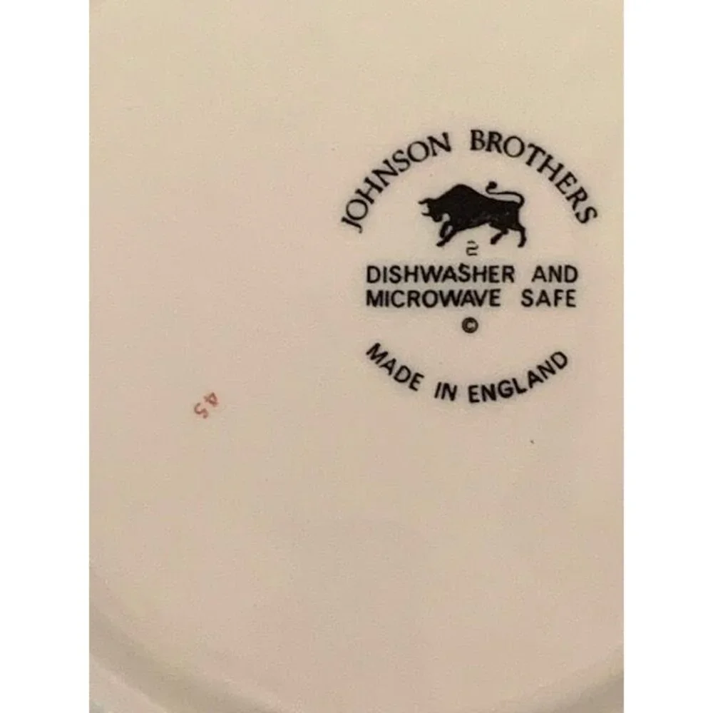 Johnson‎ Brothers Covered Soup Tureen 10